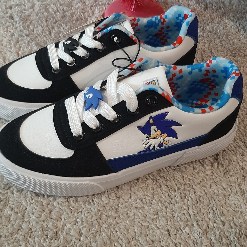 Groundup sonic shoes